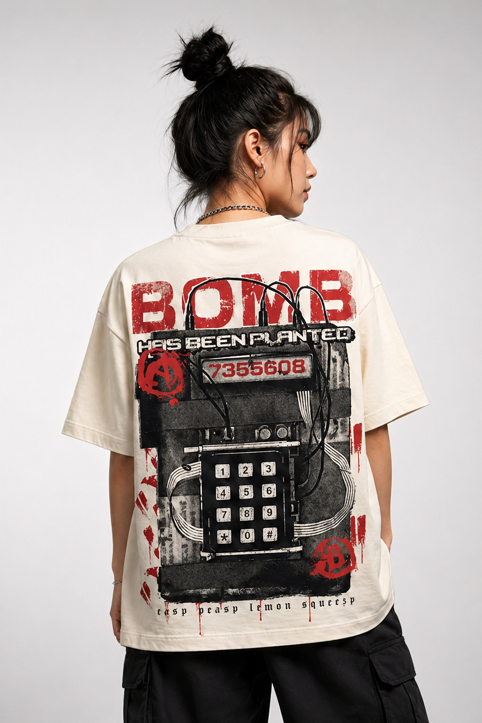 Kit com 2x Camisetas Oversized Drop "Has Been Planted" (1x Off White e 1x Preta)